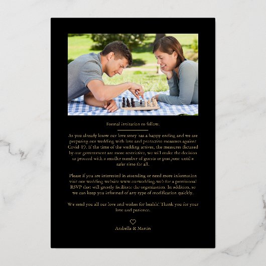 Golden Wedding Chess Pieces King & Queen Black Folie Uitnodiging (Achterkant)