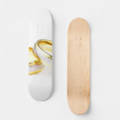 Golden Wedding Rings op witte achtergrond Skateboard (Voorkant)