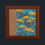 Golden Yarrow Garden met Blue Background Cadeaudoosje<br><div class="desc">Golden yarrow flowers punctuate this beautiful garden scene. The blue background also holds a hint of leaves scattered throughout. It's like looking at a Magic Eye except much more fun!</div>