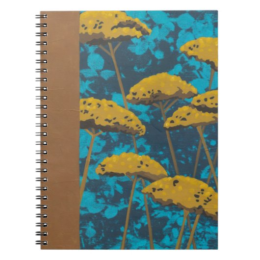 Golden Yarrow Garden met Blue Background Notitieboek (Voorkant)