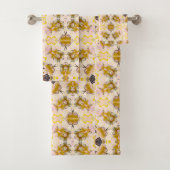Golden Yellow Blossom Print Towel Bad Handdoek (Insitu)