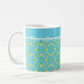 Golden Yellow Daffodils Pattern op Sky Blue Koffiemok (Links)