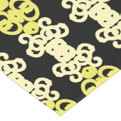 Golden Yellow Ornamental Stripe Seamless Pattern Lange Tafelloper (Hoek)