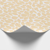 Golden Yellow over White Leaf Pattern Cadeaupapier (Hoek)