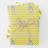 Golden Yellow Safari Chevron met Pop Art Giraffe Inpakpapier Vel (In situ)