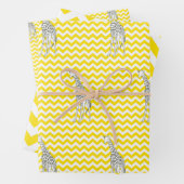 Golden Yellow Safari Chevron met Pop Art Giraffe Inpakpapier Vel (In situ)