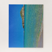 Golden zandstrand met turkooiswater en eiland legpuzzel (Verticaal)