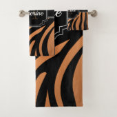 Golden Zebra Print Bad Handdoek (Insitu)