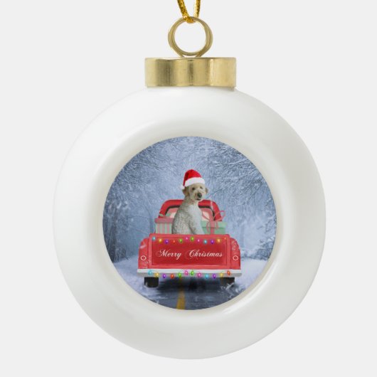 Goldendoedle Dog in sneeuw met kerstmis Keramische Bal Ornament (Voorkant)