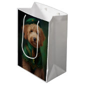Goldendoedle Dog in St. Patrick's Day Dress Medium Cadeauzakje (Voorkant Gekanteld)