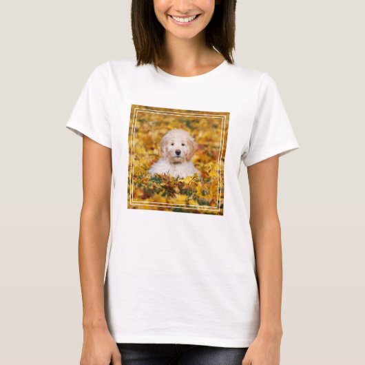 Goldendoedle Puppy in Fall Leaves T-shirt (Voorkant)