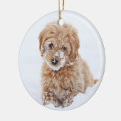 Goldendoedle Puppy met sneeuw op gezicht Keramisch Ornament (Links)