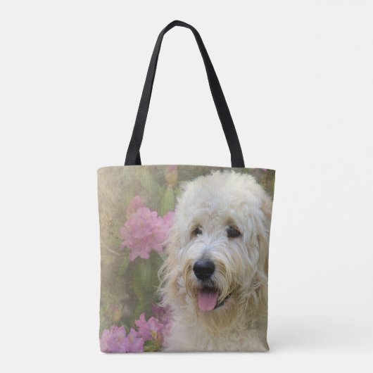 Goldendoodle hond in Hydrangea tuin Tote Bag (Achterkant)