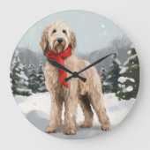 Goldendoodle-hond in sneeuw met Kerstmis Grote Klok (Voorkant)
