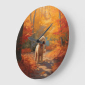 Goldendoodle in Herfstbladeren Herfst Inspire Grote Klok (Hoek)