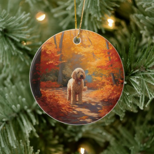 Goldendoodle in Herfstbladeren Herfst Inspire Keramisch Ornament (Boom)
