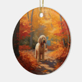 Goldendoodle in Herfstbladeren Herfst Inspire Keramisch Ornament (Links)