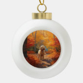 Goldendoodle in Herfstbladeren Herfst Inspire Keramische Bal Ornament (Voorkant)