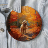 Goldendoodle in Herfstbladeren Herfst Inspire Ronde Button 6,0 Cm (In situ)