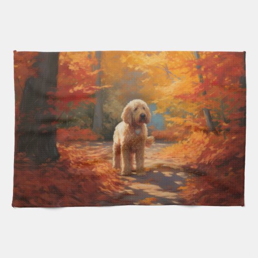 Goldendoodle in Herfstbladeren Herfst Inspire Theedoek (Horizontaal)