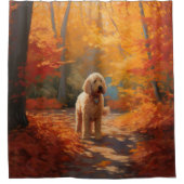 Goldendoodle in herfstbladeren val inspireert douchegordijn (Voorkant)