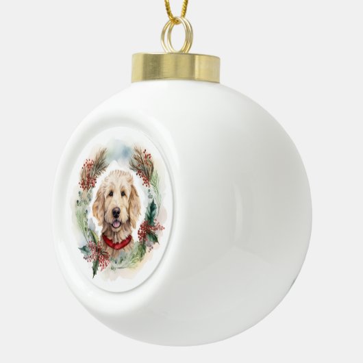 Goldendoodle Kerstkrans Feestelijke Pup Keramische Bal Ornament (Rechts)