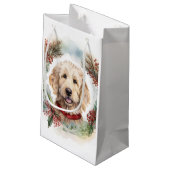 Goldendoodle Kerstkrans Feestelijke Pup Klein Cadeauzakje (Achterkant Gekanteld)