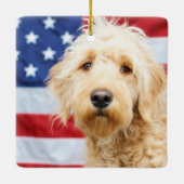 Goldendoodle met Amerikaanse vlag Keramisch Ornament (Achterkant)