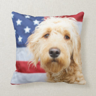 Goldendoodle met Amerikaanse vlag Kussen