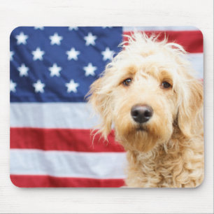 Goldendoodle met Amerikaanse vlag Muismat