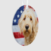 Goldendoodle met Amerikaanse vlag Ornament (voorkant)
