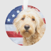 Goldendoodle met Amerikaanse vlag Ornament (voorkant)
