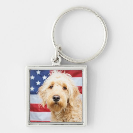 Goldendoodle met Amerikaanse vlag Sleutelhanger (Voorkant)