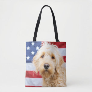 Goldendoodle met Amerikaanse vlag Tote Bag