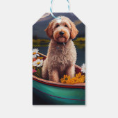 Goldendoodle op een peddel: Een landschappelijk av Cadeaulabel (Achterkant)