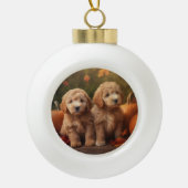 Goldendoodle Puppy Herfst Delight Pompoen Keramische Bal Ornament (Voorkant)
