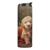 Goldendoodle Puppy Herfst Delight Pompoen Thermosbeker (Gedraaid links)