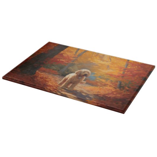 Goldendoodle tussen herfstbladeren inspireert snijplank (Hoek)
