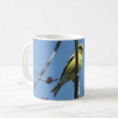 Goldfinch in een boom koffiemok (Voorkant links)