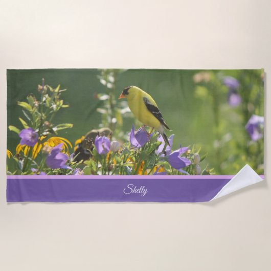 Goldfinch op een Harebell Flower Strandlaken (Voorkant)