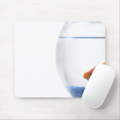 Goldfish in bowl op witte achtergrond muismat (Met muis)