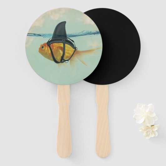 Goldfish with a Shark Fin Handwaaier (Voorkant en achterkant)