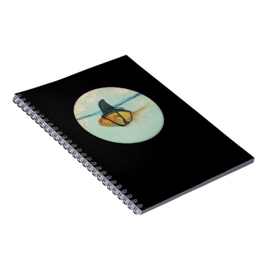 Goldfish with a Shark Fin Notitieboek (Rechterzijde)