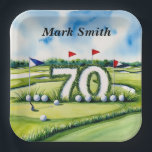 Golf 70th Birthday voor golfer Papieren Bordje<br><div class="desc">Maak uw 70e verjaardagsfeest onvergetelijk met deze elegante papieren borden met golfthema. Deze borden zijn ontworpen voor golfers en beschikken over subtiele golfelementen zoals balletjes en vlaggen in een verfijnd kleurenpalet. Deze borden zijn ideaal voor een feest met een golfthema en bieden een vleugje klasse terwijl u uw favoriete lekkernijen...</div>