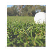 Golf Ball op Course Notitieblok (Voorkant)