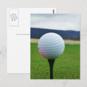 Golf Ball op een golfbaan in een berg Briefkaart (Voorkant / Achterkant)
