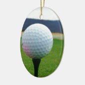 Golf Ball op een golfbaan in een berg Keramisch Ornament (Links)