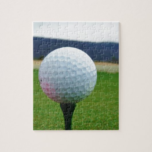 Golf Ball op een golfbaan in een berg Legpuzzel (Verticaal)