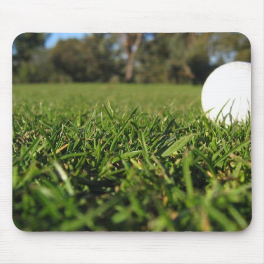 Golf Ball op Golf Course Muismat (Voorkant)