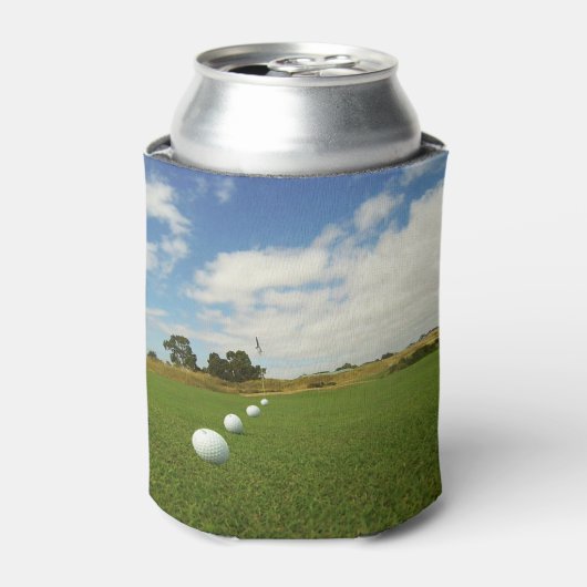 Golf Balls die naar de vlag zijn gelinkt, Blikjeskoeler (Blikje Voorkant)
